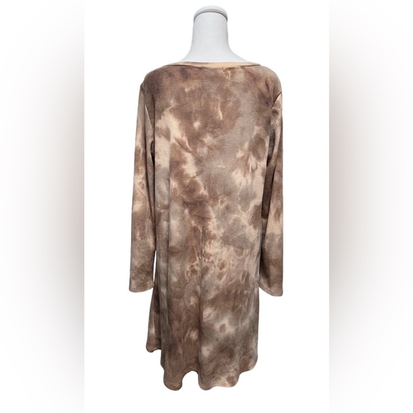 Cherish Dress - Picture 3 of 9